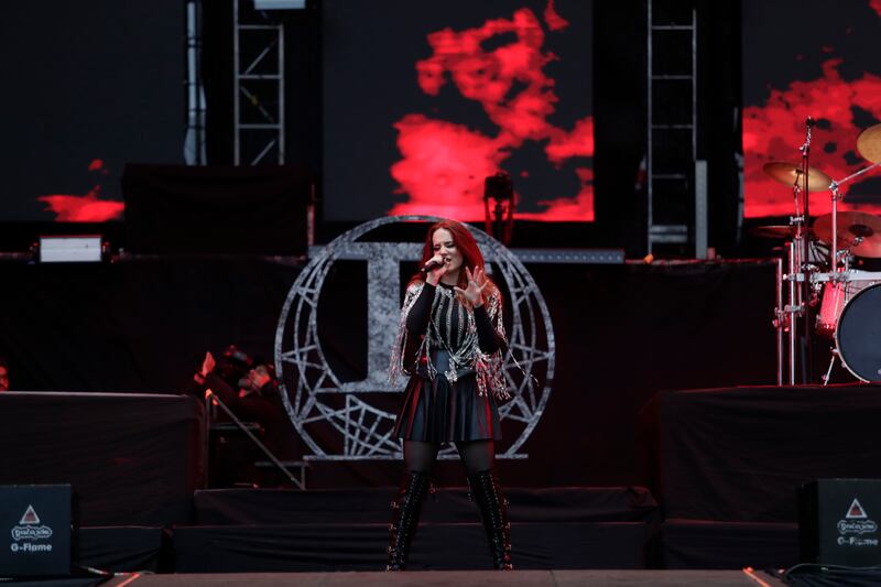 Epica, de Países Bajos, durante su presentación en Rock al Parque 2022.