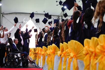 El Profe Montoya se graduó de la Universidad Minuto de Dios