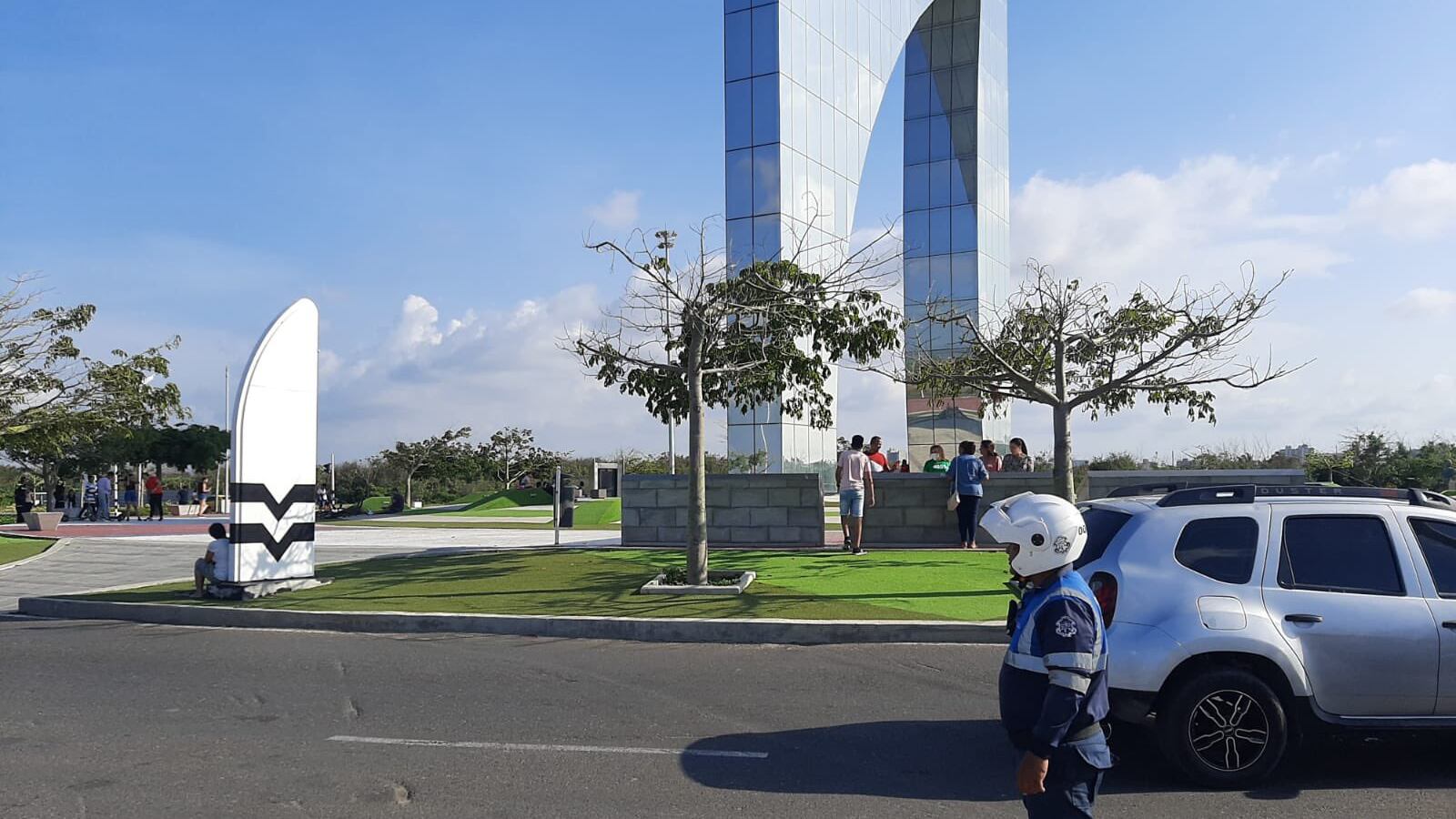 Policía de Tránsito en la Ventana de Campeones.