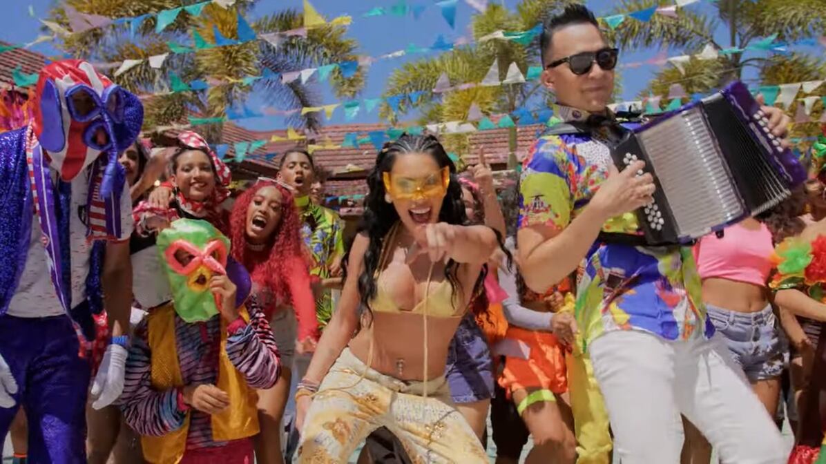 'El Meneaito' posee un contagioso ritmo que reúne a Ana del Castillo con Sergio Luis Rodríguez, Checo Acosta y Jader Tremendo