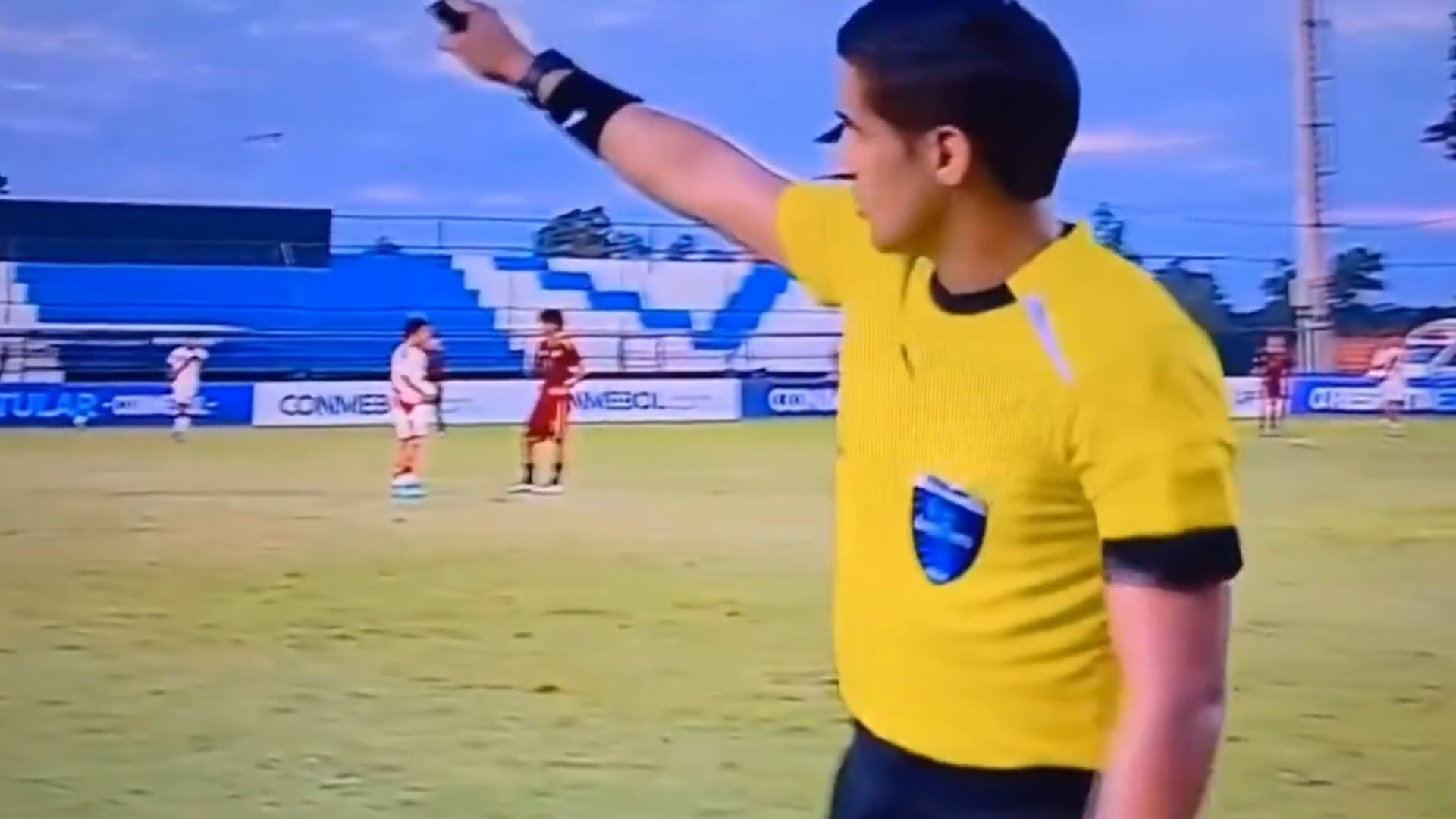 Detuvieron partido del Sudamericano Sub-17: Árbitro fue amenazado contra su vida desde la tribuna