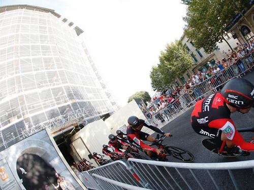 El excampeón mundial de ciclismo Dennis es acusado tras muerte de su esposa por atropello