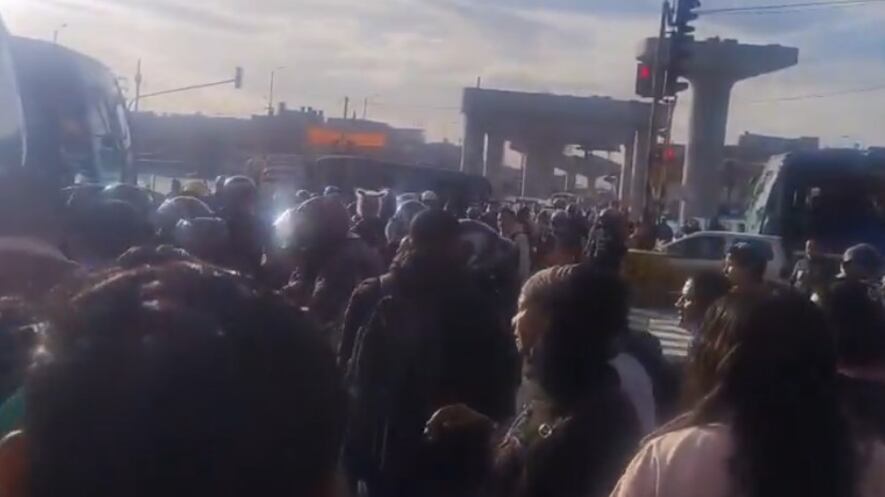 Foto de la manifestación de motos en el Portal Las Américas.