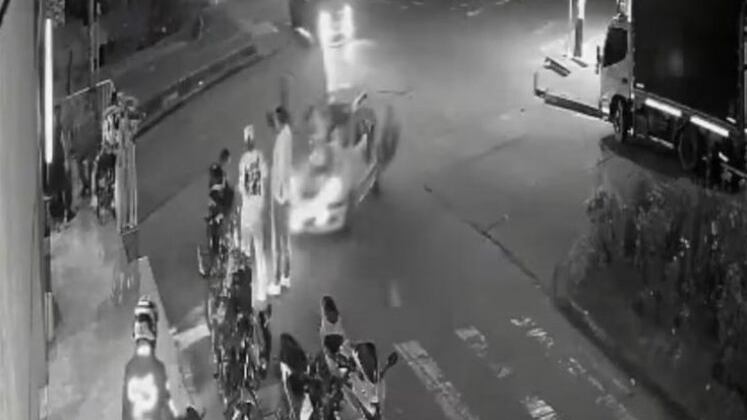 Foto del atropellamiento masivo que dejó varios menores al borde de la muerte en Bogotá.