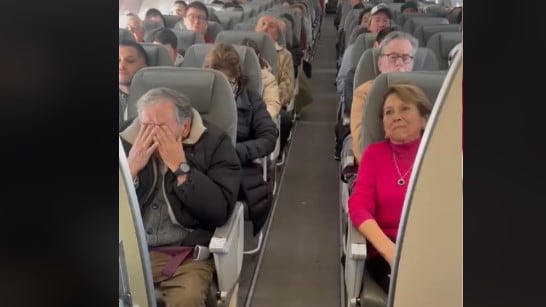 Piloto es viral por su mensaje en pleno vuelo