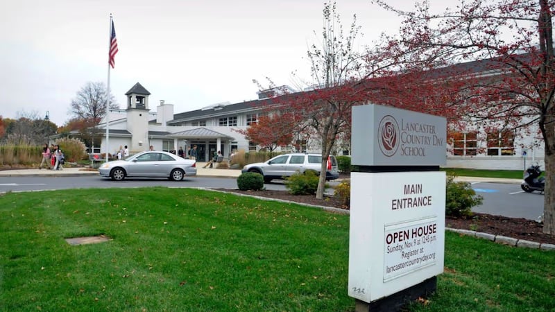 Adolescentes crean más de 350 imágenes falsas de desnudos con IA y desatan escándalo escolar