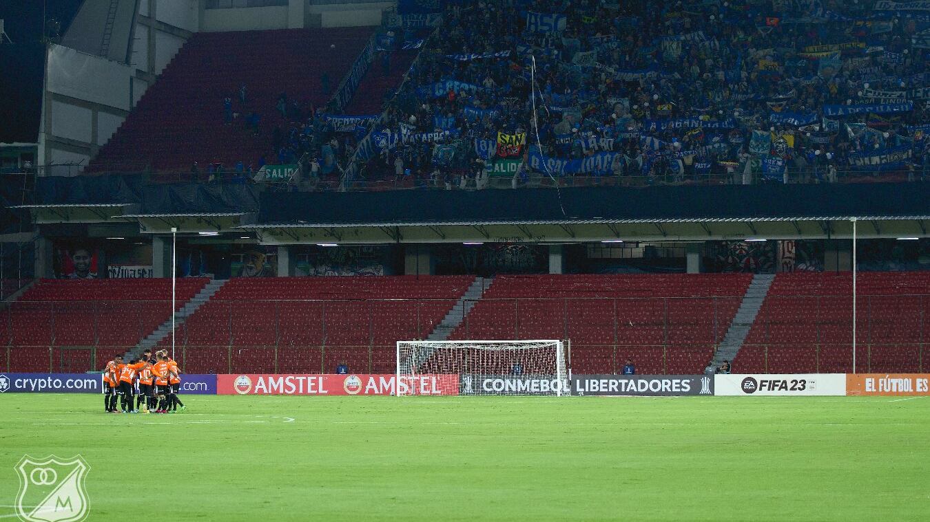 Hincha de Millonarios fue ponchado en tv mandando los pases prohibidos