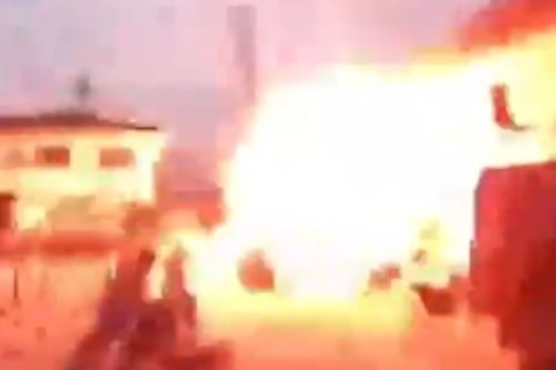 En video: así fue el momento exacto en que explotó una moto bomba en Balboa, Cauca dejando 15 heridos, entre ellos una niña