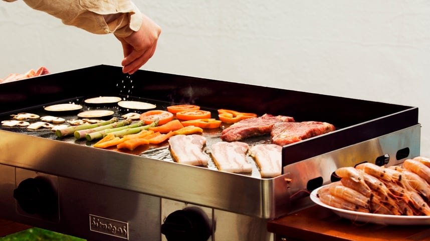 Experto recomienda comer pollo y carne magra a la plancha tras los excesos de Año Nuevo.