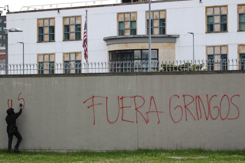 Manifestación de integrantes de la Primera Línea exigiendo la liberación de los presos políticos.