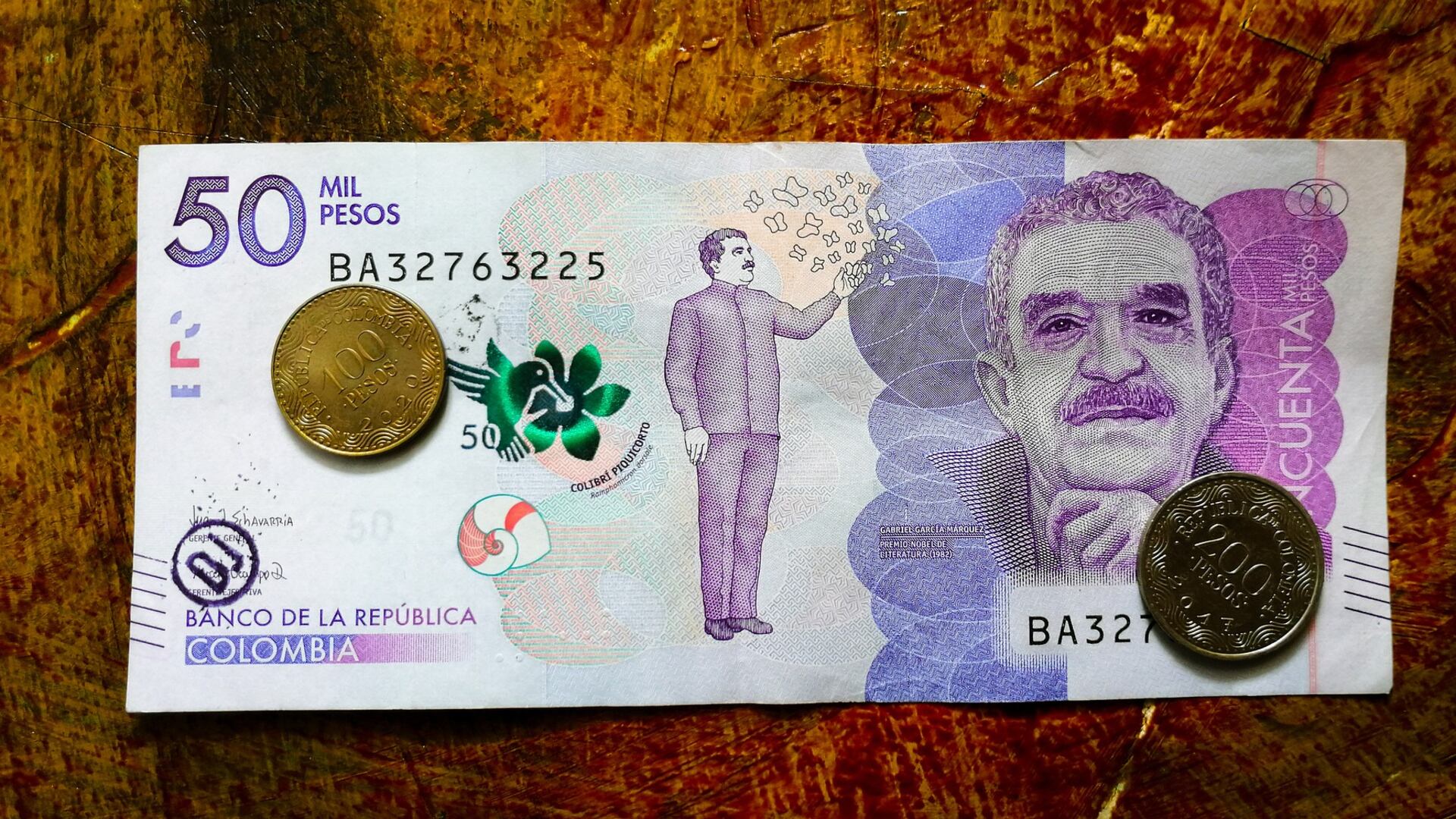 Dinero colombia - billetes colombianos
