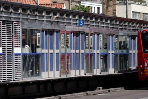 De horror: capturan a hombre que amenazaba con apuñalar mujeres en Transmilenio si no le daban dinero de limosna