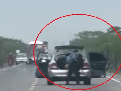 “En manada”: hombres armados atracan carros con pasajeros en la Troncal del Caribe en La Guajira