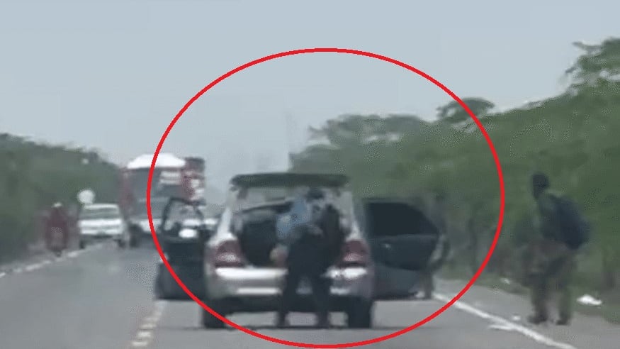 Foto atraco masivo en la Troncal del Caribe quedó grabado; pasajeros fueron despojados de dinero y celulares.
