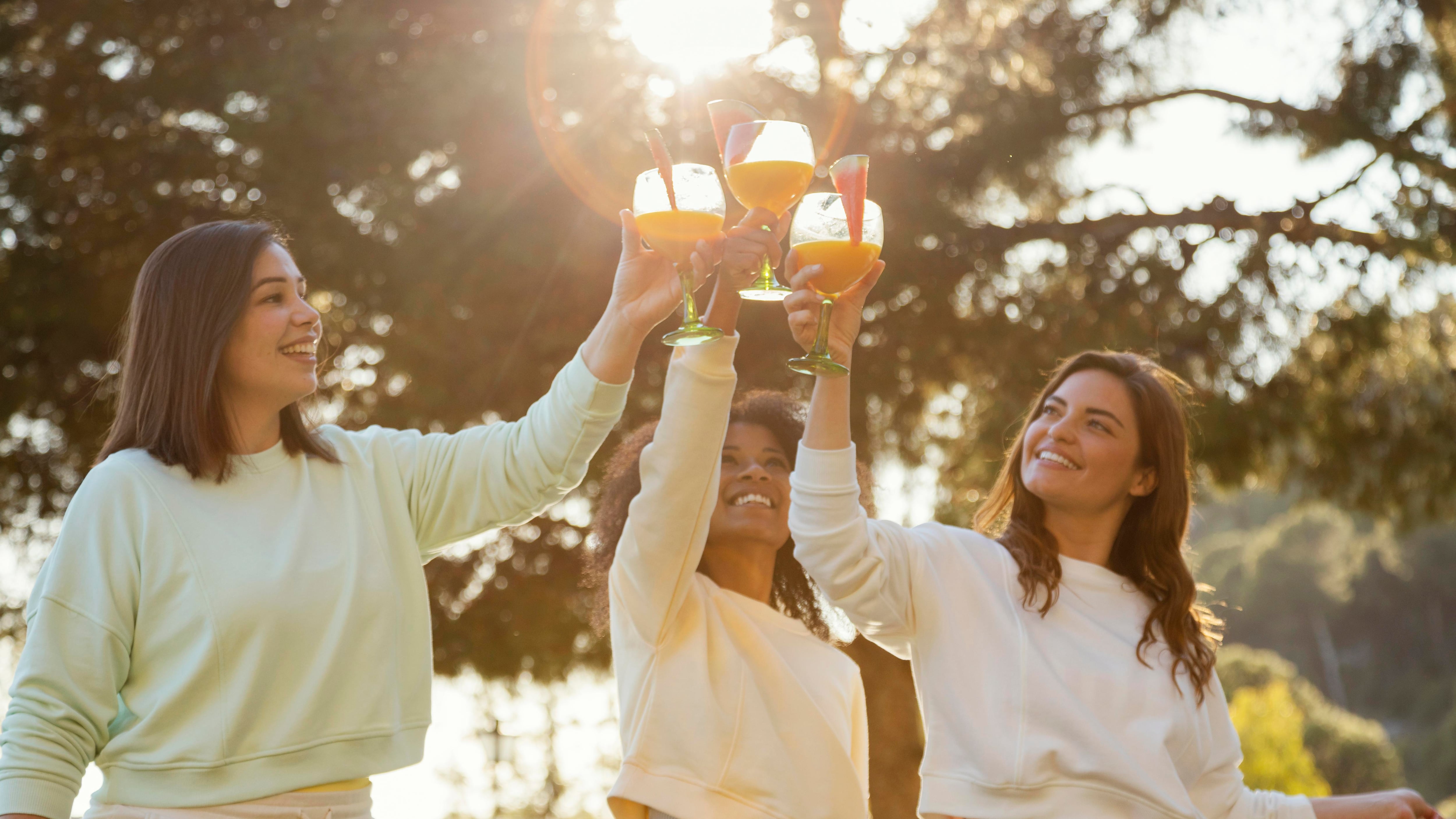 Prepara estas creaciones mixológicas con licores premium y sabores de temporada para sorprender a tus invitados