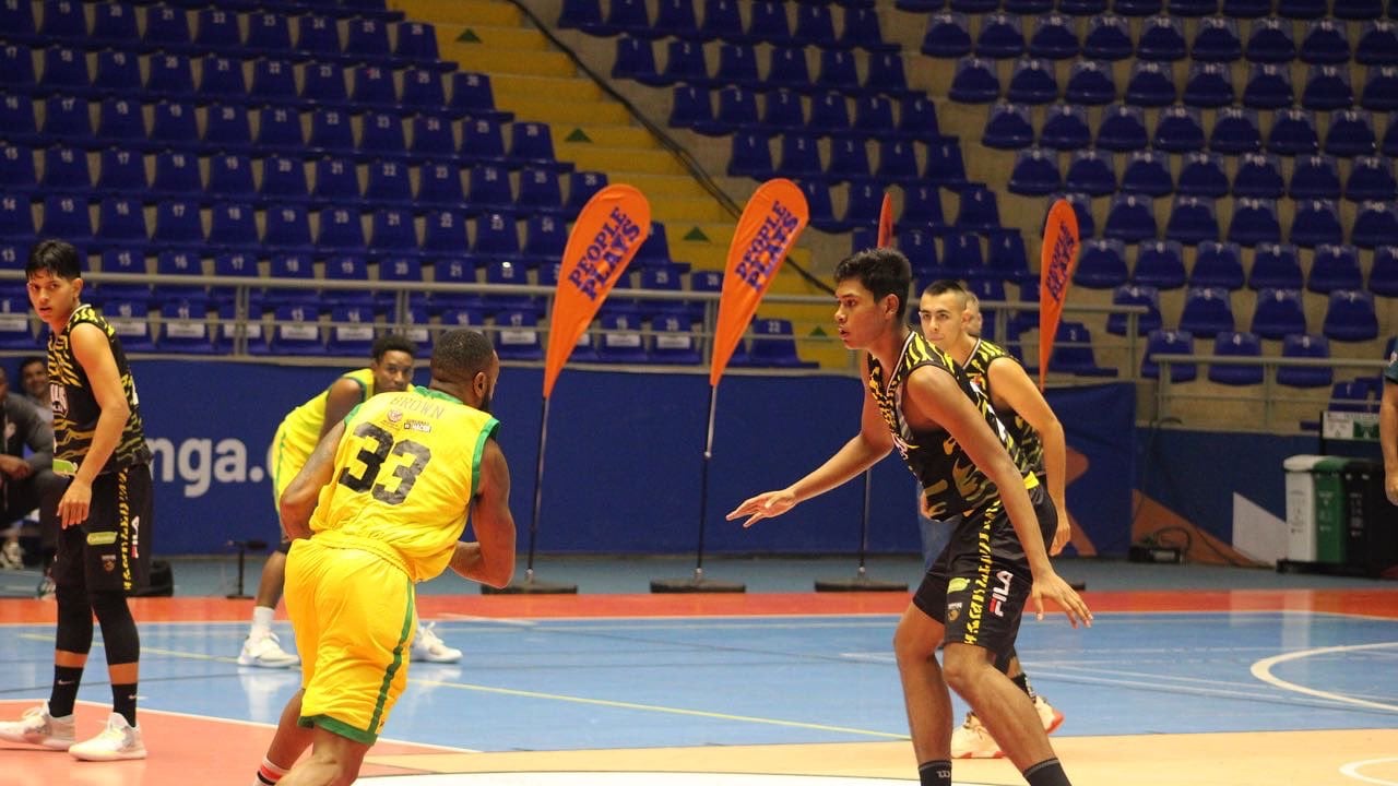 Bucaros se quedó sin uniformes por culpa de un descuido de Latam