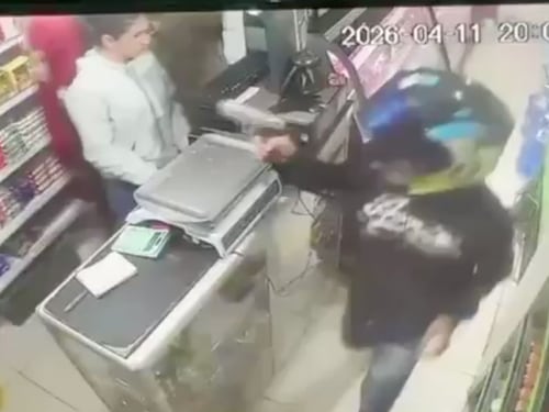 Video impactante: disparan a cajero en la cabeza por robar un supermercado en el noroccidente de Bogotá
