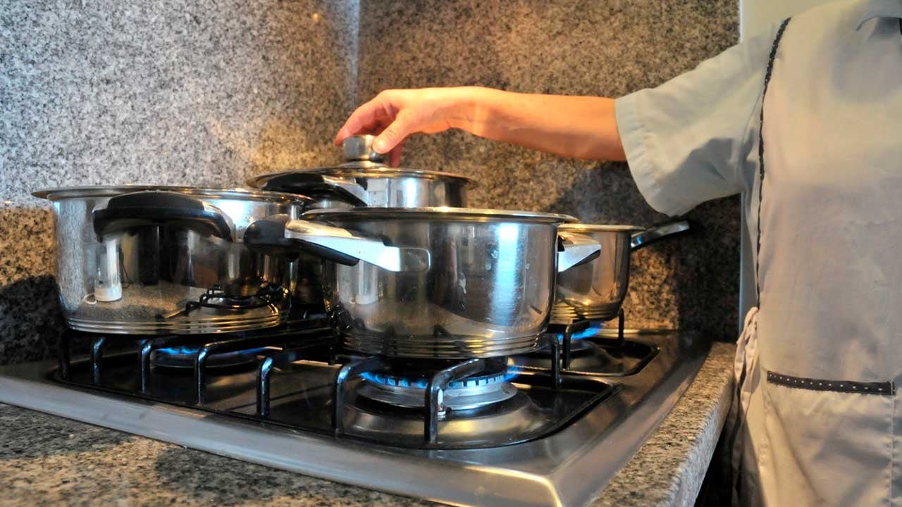 Gobierno ordena devolver $150 mil millones a usuarios de gas natural por cobros adicionales en transporte