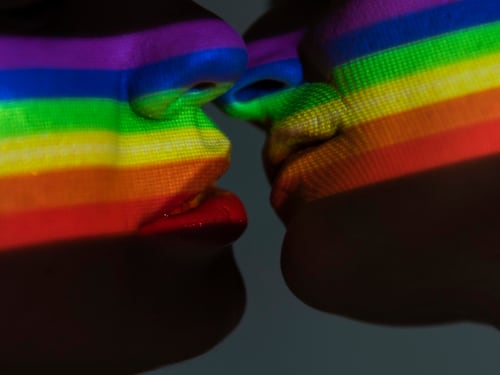 Más allá de homosexuales, existimos: Carlos y Yohan