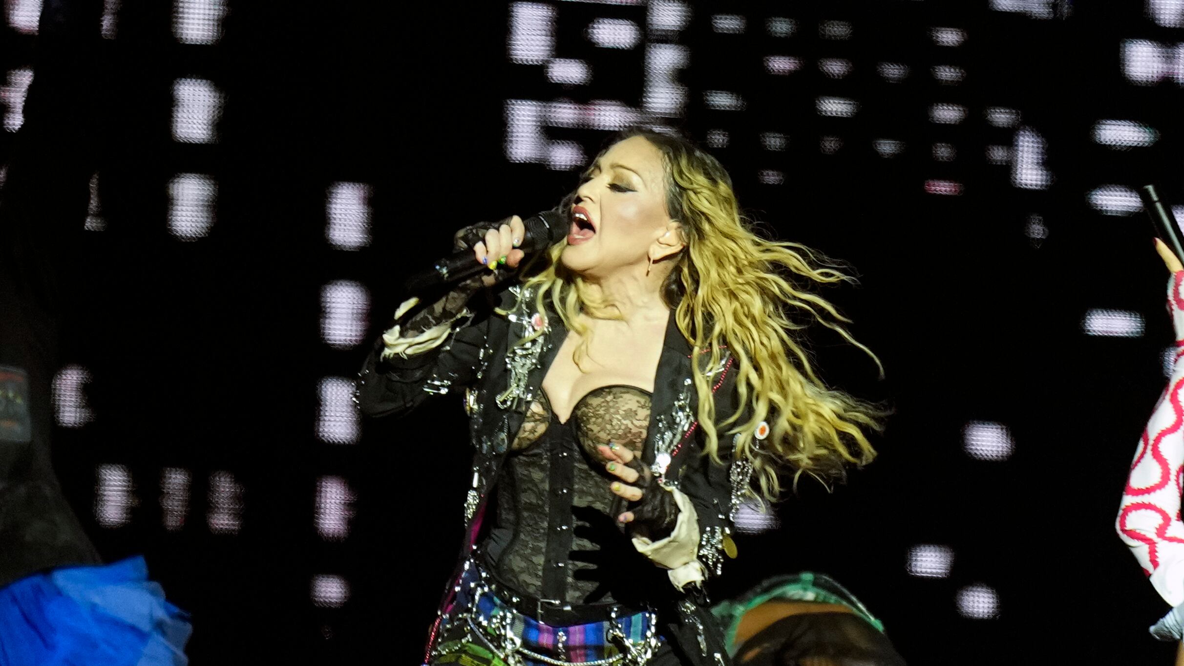 Madonna se presenta en el último concierto de The Celebration Tour, en la playa de Copacabana en Río de Janeiro, Brasil, el sábado 4 de mayo de 2024