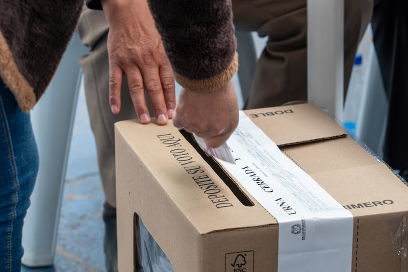 Voto de confianza: así funciona la cadena que protege cada elección