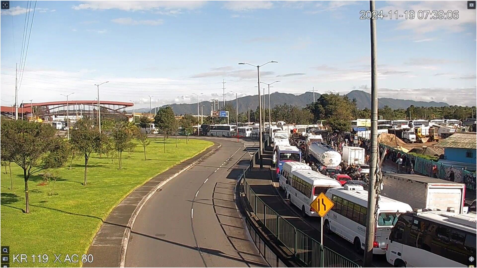 Accidente en la Calle 80, ciclista murió atropellada por un tractocamión (Foto: Movilidad Bogotá)