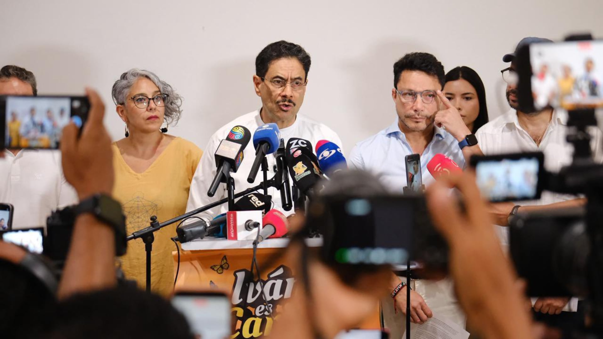 Alianza entre Iván Cepeda y Carlos Caicedo.