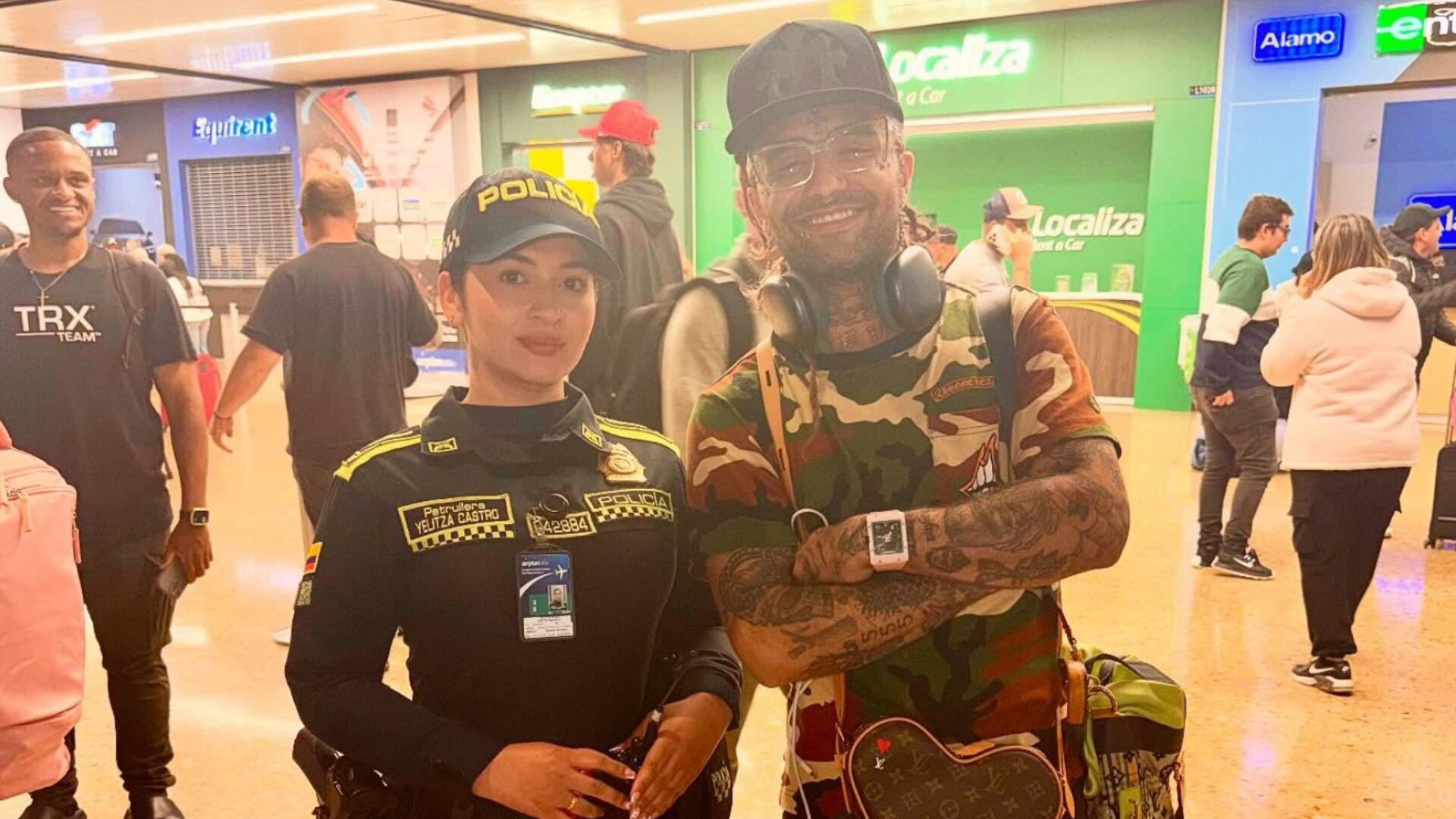 Lil Pum con patrullera en Colombia