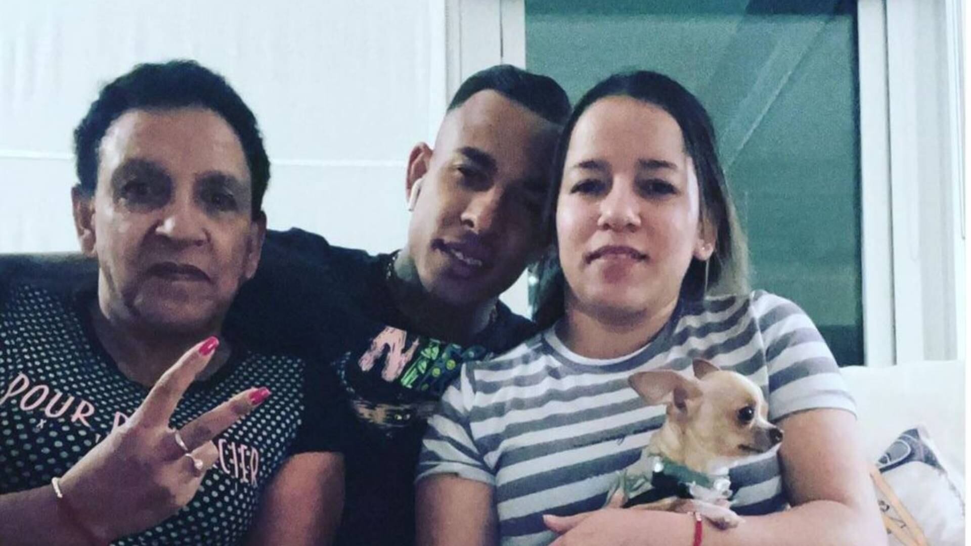 Acusan a medio argentino de “lavarle la carita” a Villa por artículo sobre su familia