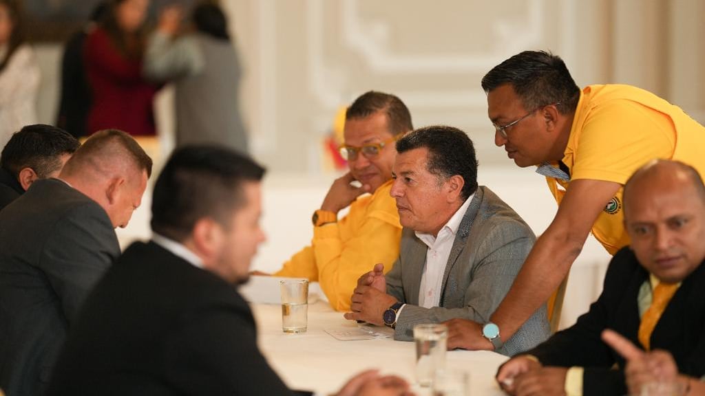 El gremio de taxistas se reunión con el presidente colombiano Gustavo Petro hoy, 5 de octubre de 2022.