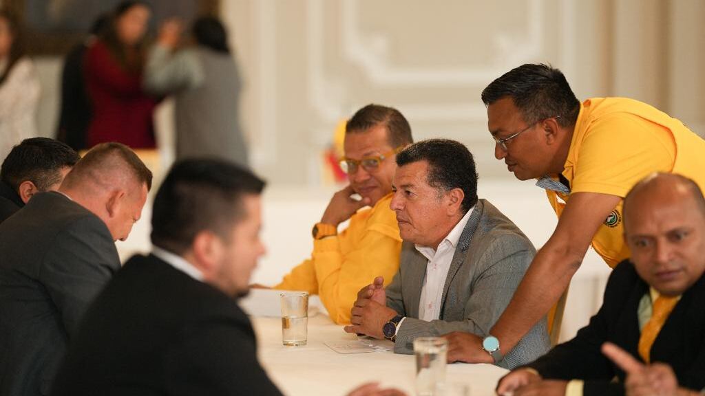 El gremio de taxistas se reunión con el presidente colombiano Gustavo Petro hoy, 5 de octubre de 2022.