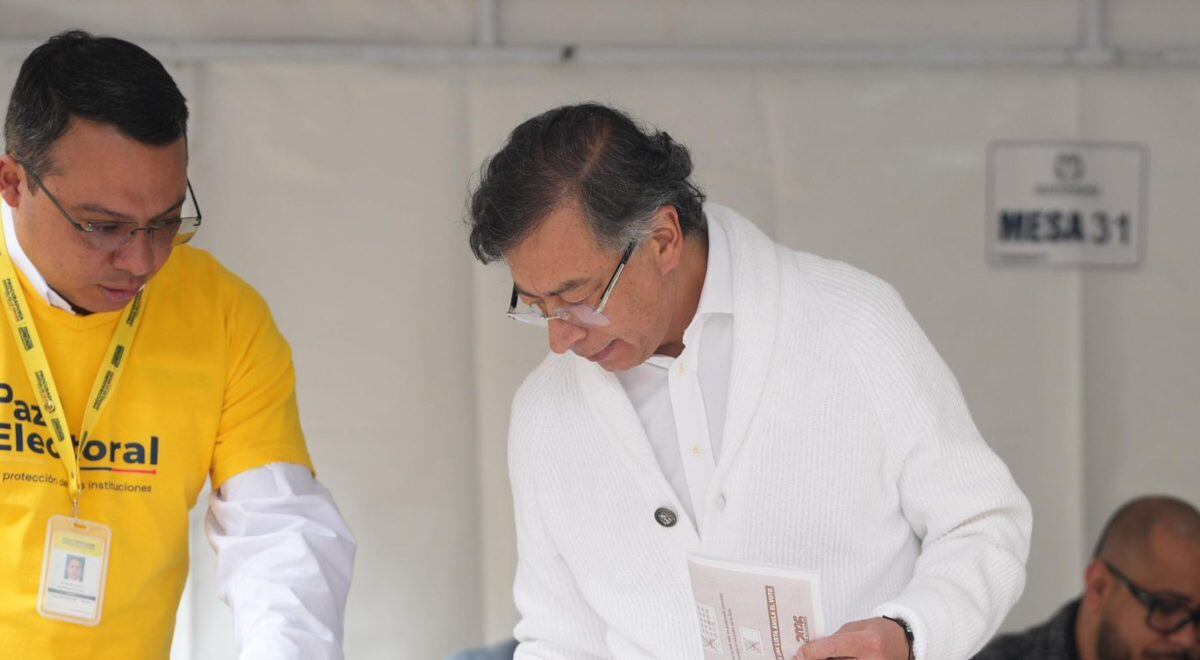 “No vote por su verdugo”, presidente Petro lanzó fuerte mensaje tras de asistir a votar 