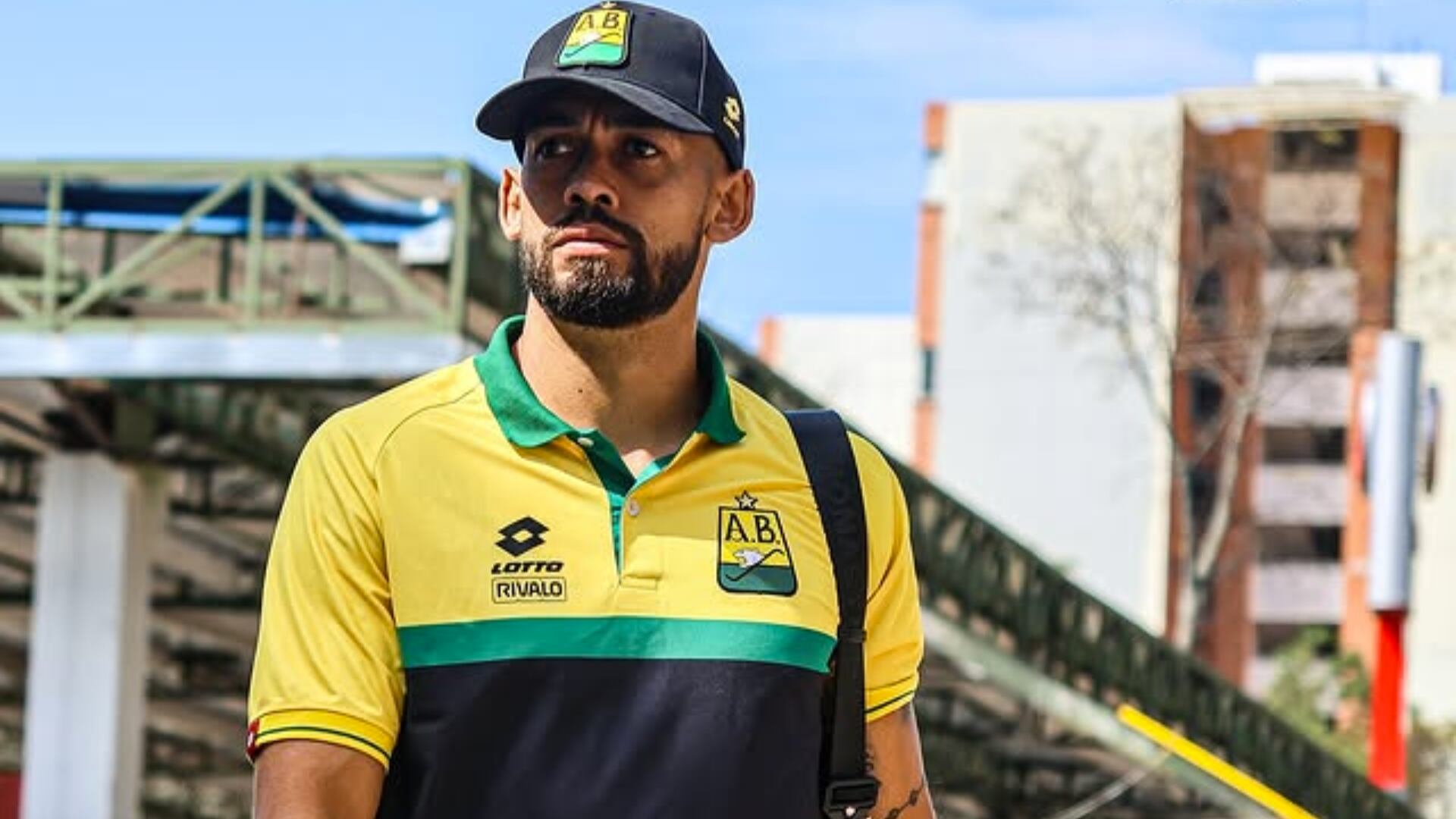 ‘Riflecito’ Andrade del Bucaramanga no ocultó su tristeza tras la final de la Superliga, pero no por perder