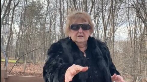 abuelita viral por ir al funeral de su ex pantallazo tomado de tiktok