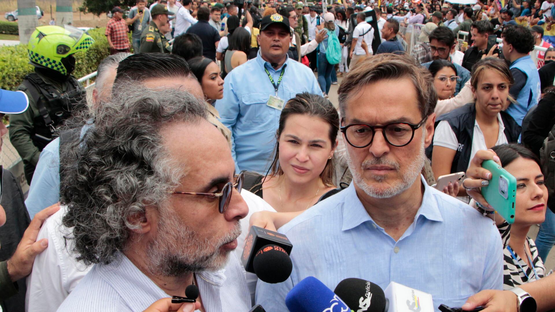Exembajador de Colombia en Venezuela Armando Benedetti, durante el acto de reapertura de la frontera entre Colombia y Venezuela, en Cúcuta (Colombia).