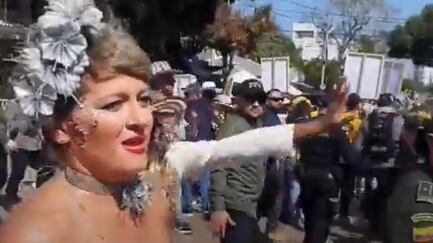 La primera dama Verónica Alcocer desfiló en el Carnaval de la 44.
