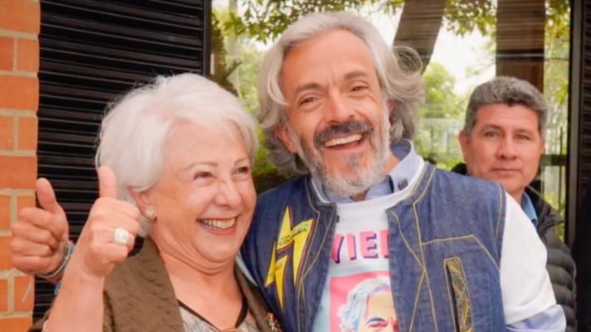 Juan Daniel Oviedo junto a su madre, Miriam Arango