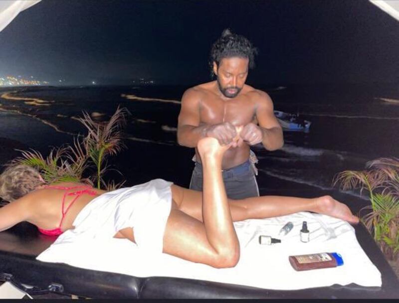 Veronica Alcocer en supuesto masaje con marihuana con Neru