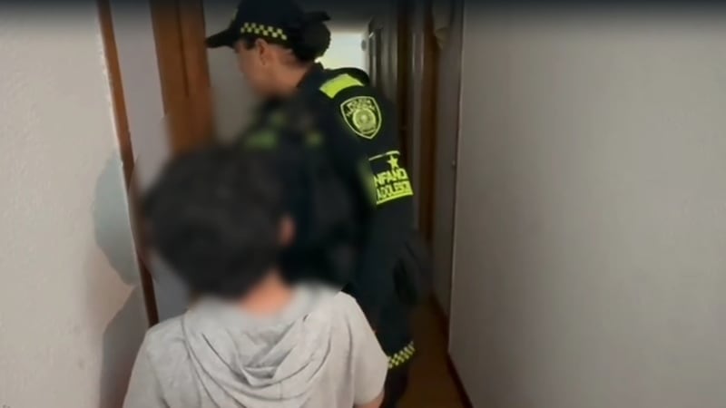 Policía rescató a un niño que pidió ayuda desde una ventana de un apartamento en Suba