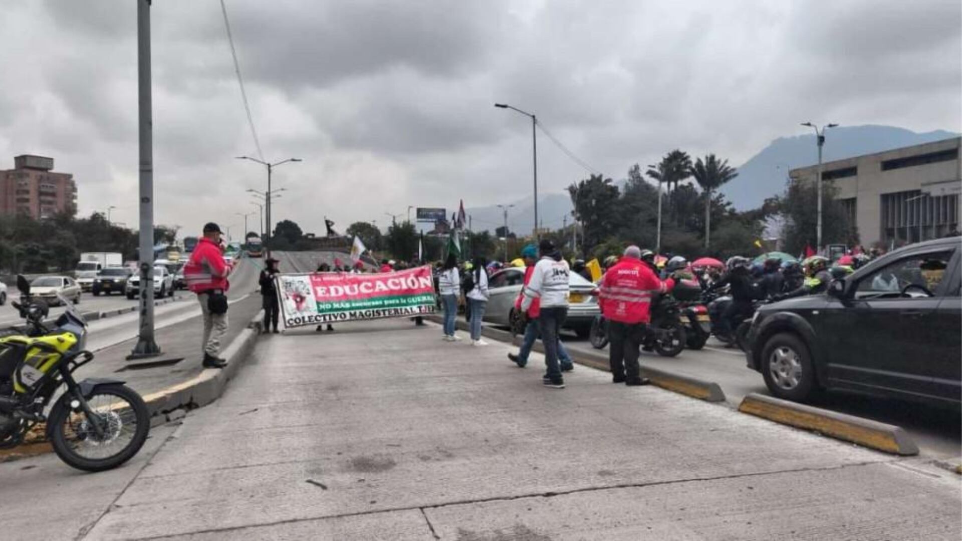 Bogotá recupera la movilidad tras jornada de protestas en la Calle 26 y la NQS
