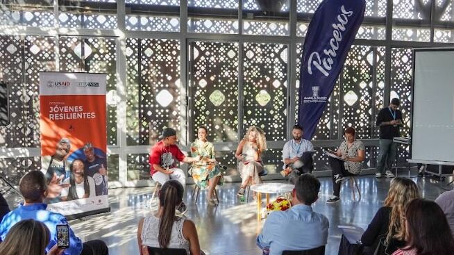 USAID firma alianza con la Alcaldía de Medellín beneficiará a 1500 jóvenes