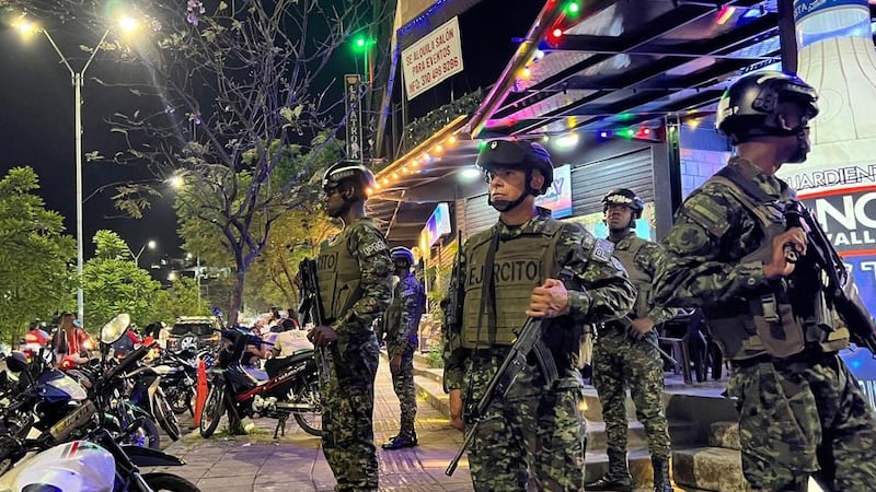 Refuerzan seguridad en Cali con patrullajes, controles y ofensiva militar en zonas rurales