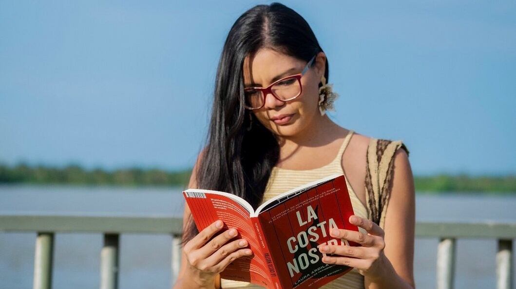 La periodista Laura Ardila tuvo que salir de Colombia tras publicar libro sobre la familia Char.