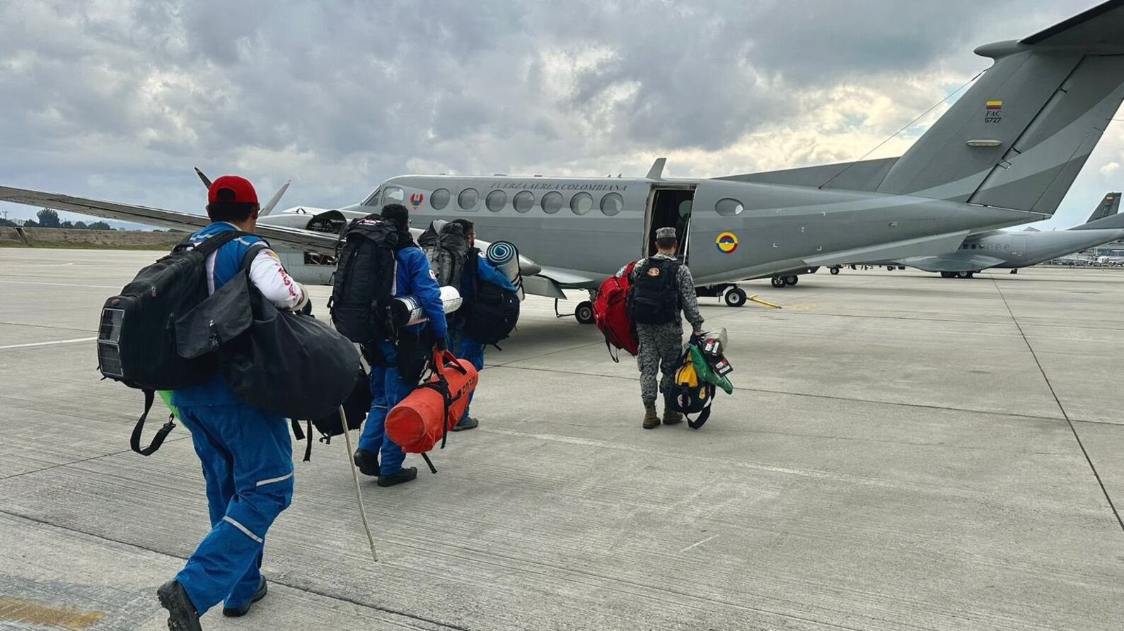 Continúa la búsqueda y rescate de parapentistas accidentados en la Sierra.
