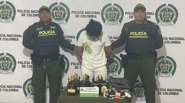 Capturan a mujer que pretendía robarse siete botellas de whisky en centro comercial.