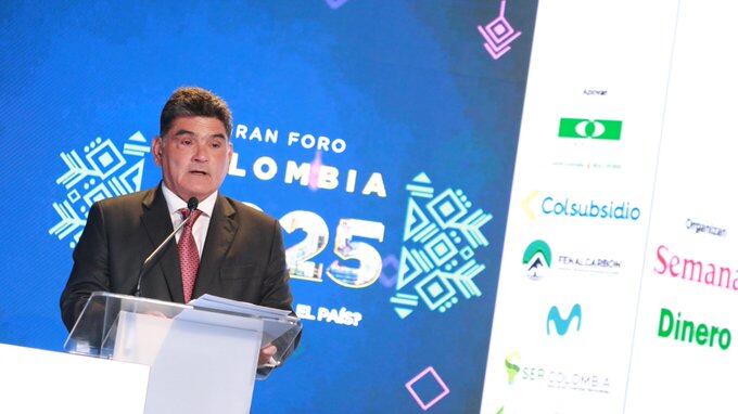 Procurador solicita medidas inmediatas para prevenir apagón por desabastecimiento energético en Colombia.