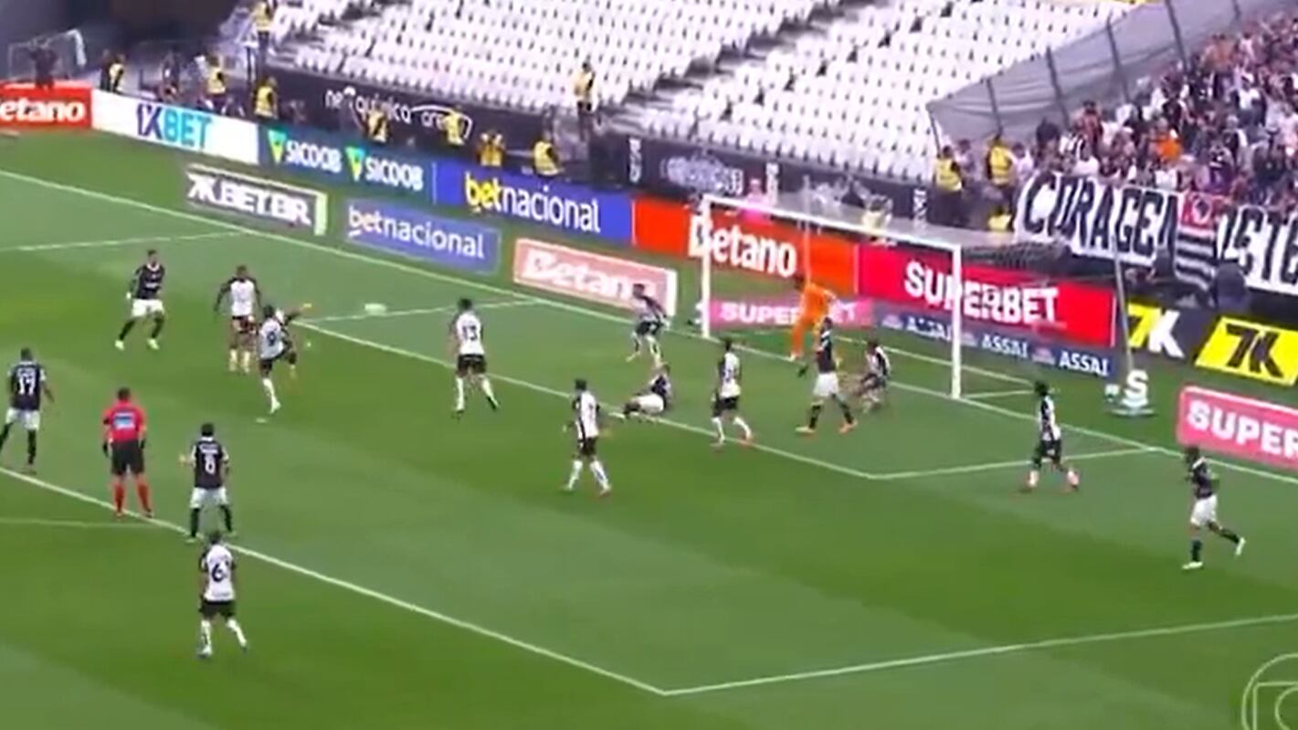 Golazo de chilena de Jordan Barrera - Foto: Captura de pantalla de la transmisión oficial del encuentro tomada el 30 de noviembre del 2025