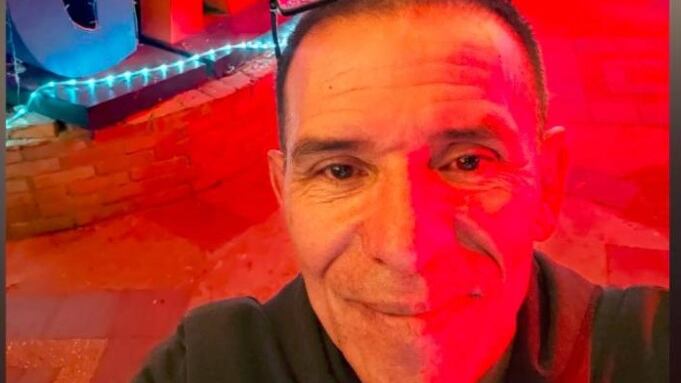 Hallan muerto a integrante de famosa trieja de poliamor en Medellín.