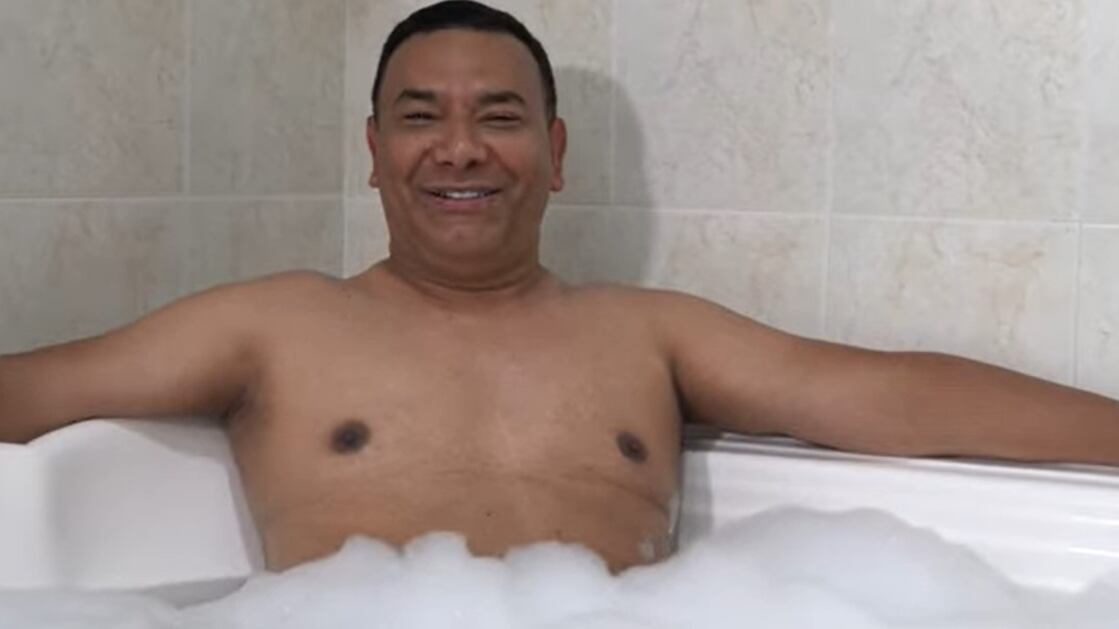 En particular escenario, el periodista Alí Guerrero realizó una entrevista íntima a la cantante monteriana Karina González.