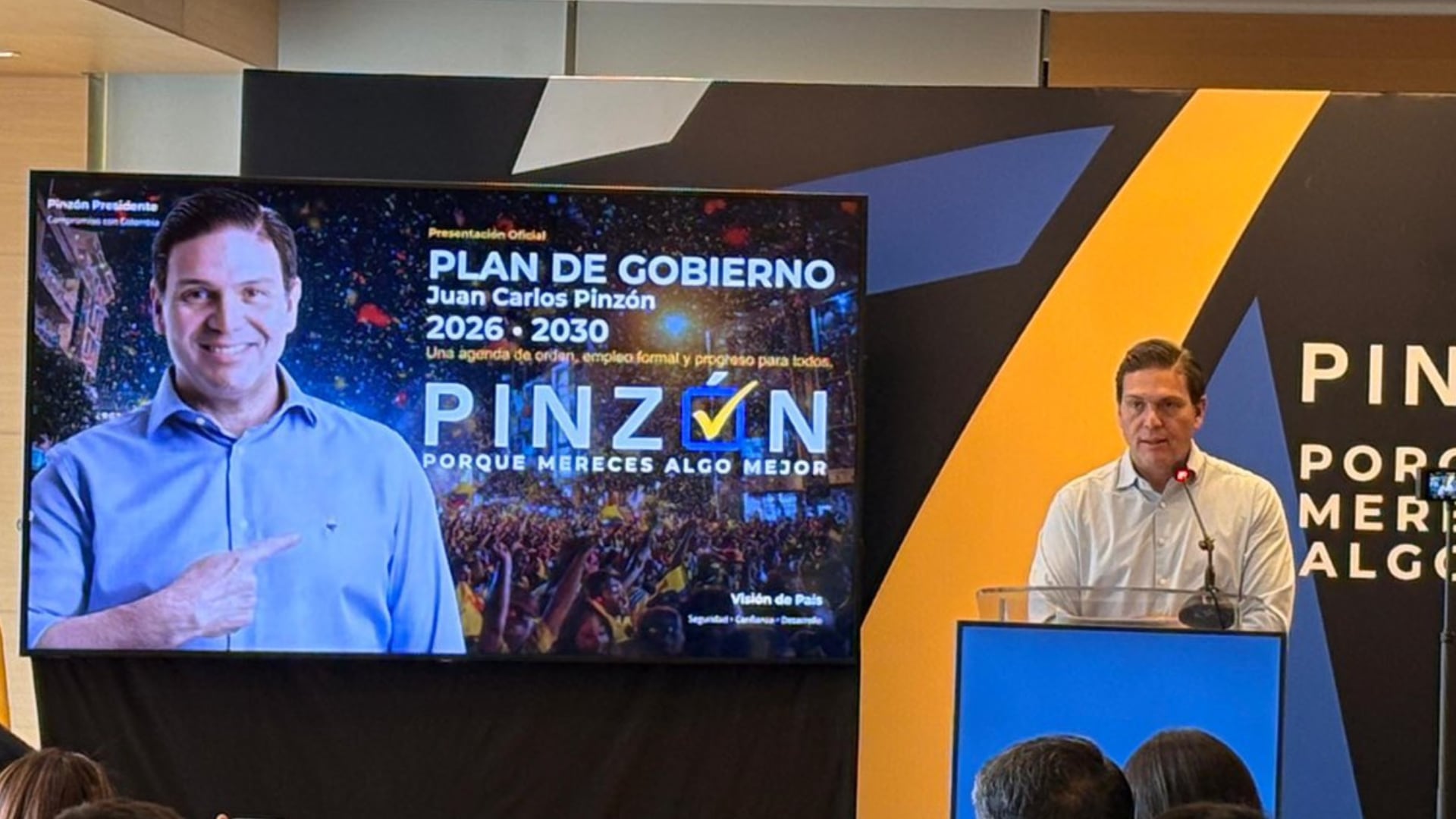 Juan Carlos Pinzón se retira de la política